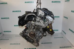 Motor van een Peugeot 607 (9D/U) 2.0 16V 2001