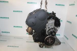 Motor van een Peugeot 607 (9D/U) 2.0 16V 2001