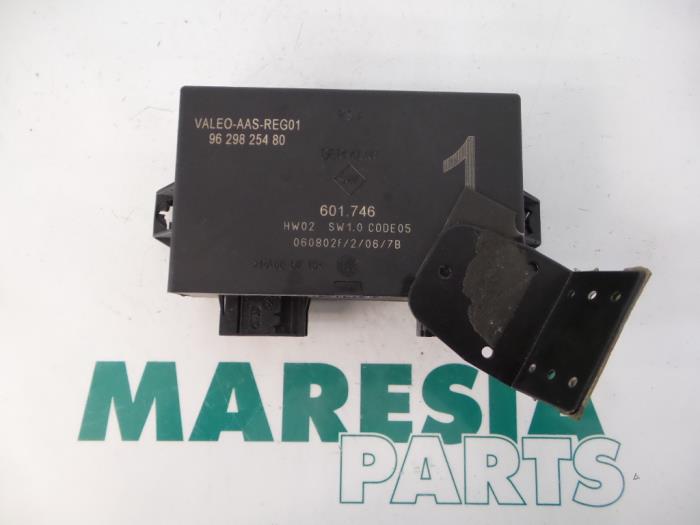 Begagnade PDC-modul Citroen C8 (EA/EB) 2.0 HDi 16V Pris € 50,00 Marginaltabell erbjuds av Maresia Parts