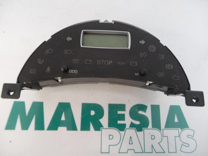 Begagnade Innerdisplay Citroen C8 (EA/EB) 2.0 HDi 16V Pris € 20,00 Marginaltabell erbjuds av Maresia Parts