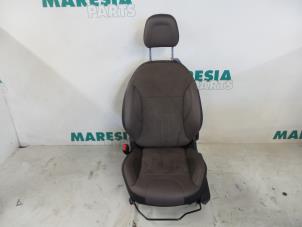 Używane Fotel lewy Peugeot 2008 (CU) 1.6 VTI 16V Cena € 157,50 Procedura marży oferowane przez Maresia Parts