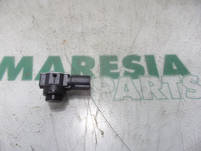 Usados Sensor PDC Peugeot 2008 (CU) 1.6 VTI 16V Precio € 25,00 Norma de margen ofrecido por Maresia Parts