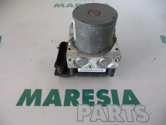 Gebrauchte ABS Pumpe Renault Grand Scénic II (JM) 2.0 16V Preis € 49,95 Margenregelung angeboten von Maresia Parts