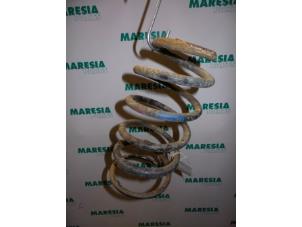 Used Rear coil spring Renault Espace (JE) 2.0i 16V Price € 25,00 Margin scheme offered by Maresia Parts
