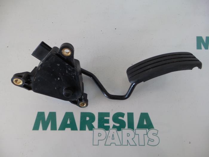 Begagnade Gaspedalsensor Renault Clio III (BR/CR) 1.5 dCi 70 Pris € 29,95 Marginaltabell erbjuds av Maresia Parts