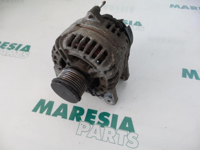 Usagé Dynamo Renault Clio III (BR/CR) 1.5 dCi 70 Prix € 85,00 Règlement à la marge proposé par Maresia Parts