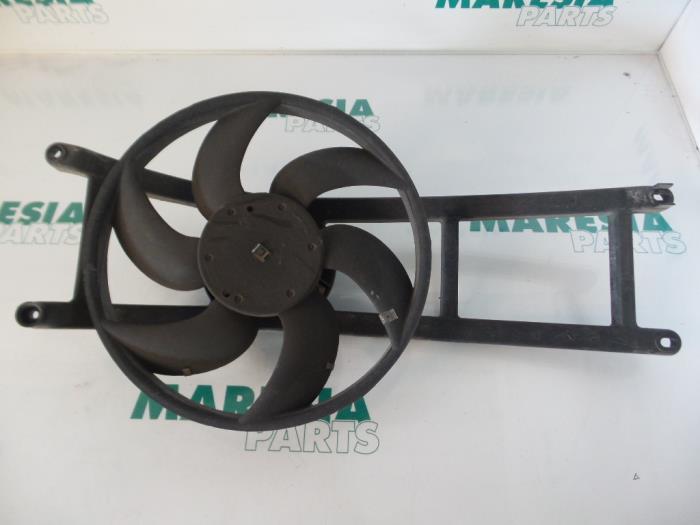 Używane Silnik wentylatora Fiat Panda (169) 1.2 Fire Cena € 25,00 Procedura marży oferowane przez Maresia Parts