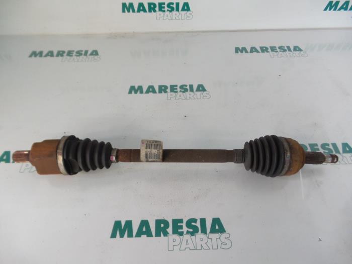 Gebrauchte Antriebswelle links vorne Renault Scénic II (JM) 2.0 16V Preis € 40,00 Margenregelung angeboten von Maresia Parts