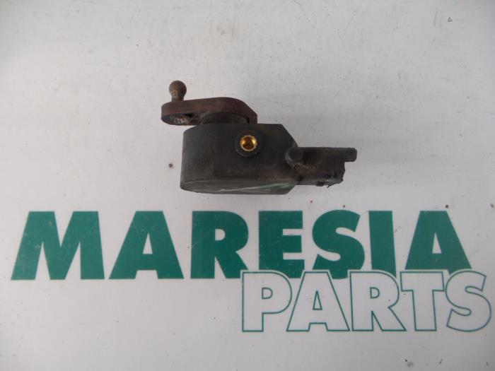 Używane Silnik reflektora Citroen C6 (TD) 2.7 HDiF V6 24V Cena € 25,00 Procedura marży oferowane przez Maresia Parts