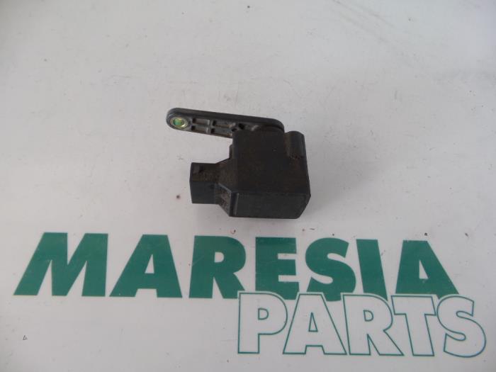 Używane Silnik reflektora Fiat Stilo (192A/B) 2.4 20V Abarth 3-Drs. Cena € 50,00 Procedura marży oferowane przez Maresia Parts