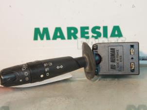 Usados Interruptor de indicador de dirección Citroen Xsara Break (N2) 1.6i 16V Precio € 30,00 Norma de margen ofrecido por Maresia Parts