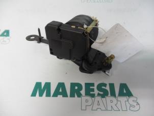 Used Front seatbelt, right Renault Clio II (BB/CB) 1.6 16V Price € 35,00 Margin scheme offered by Maresia Parts