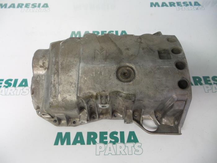 Gebrauchte Ölwanne Renault Grand Scénic II (JM) 2.0 16V Preis € 30,00 Margenregelung angeboten von Maresia Parts