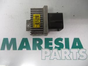 Used Glow plug relay Renault Megane III Berline (BZ) 1.5 dCi 90 Price € 25,00 Margin scheme offered by Maresia Parts