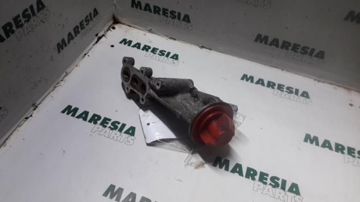 Gebrauchte Ölfilterhalter Peugeot 206 CC (2D) 2.0 16V Preis € 40,00 Margenregelung angeboten von Maresia Parts