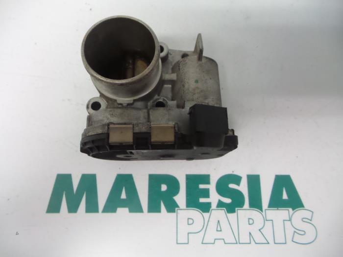 Gebrauchte Drosselklappengehäuse Fiat Stilo (192A/B) 1.2 16V Preis € 65,00 Margenregelung angeboten von Maresia Parts