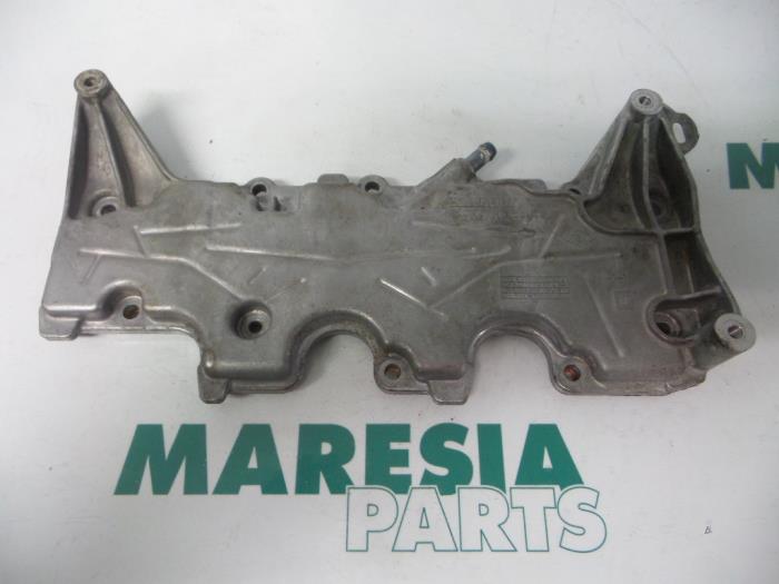 Gebrauchte Ventildeckel Renault Scénic II (JM) 2.0 16V Preis € 35,00 Margenregelung angeboten von Maresia Parts