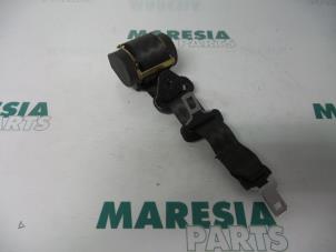 Used Rear seatbelt, right Peugeot 307 SW (3H) 1.6 16V Price € 30,00 Margin scheme offered by Maresia Parts