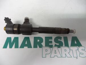 Używane Wtryskiwacz (Diesel) Fiat Doblo (223A/119) 1.9 JTD Multijet Cena € 75,00 Procedura marży oferowane przez Maresia Parts