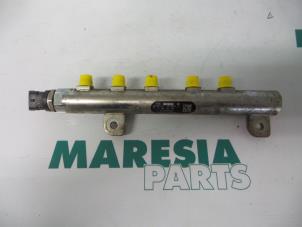 Used Fuel injector nozzle Fiat Doblo (223A/119) 1.9 JTD Multijet Price € 105,00 Margin scheme offered by Maresia Parts