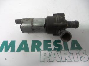 Used Water pump Renault Grand Scénic II (JM) 2.0 16V Turbo Price € 50,00 Margin scheme offered by Maresia Parts