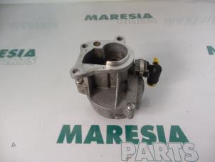 Used Vacuum pump (diesel) Renault Megane II Grandtour (KM) 1.9 dCi 130 Price € 50,00 Margin scheme offered by Maresia Parts