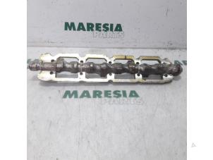 Used Camshaft Renault Megane II Grandtour (KM) 1.9 dCi 130 Price € 105,00 Margin scheme offered by Maresia Parts