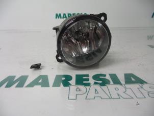 Używane Swiatlo przeciwmgielne lewy przód Citroen C4 Grand Picasso (3A) 1.6 HDiF 115 Cena € 15,00 Procedura marży oferowane przez Maresia Parts