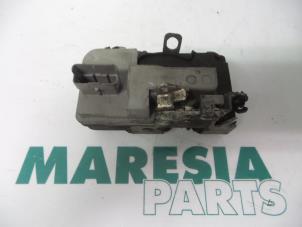 Used Door lock mechanism 2-door, left Peugeot 206 (2A/C/H/J/S) 1.4 XR,XS,XT,Gentry Price € 25,00 Margin scheme offered by Maresia Parts