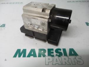 Used ABS pump Alfa Romeo 159 (939AX) 1.9 JTDm 16V Price € 157,50 Margin scheme offered by Maresia Parts