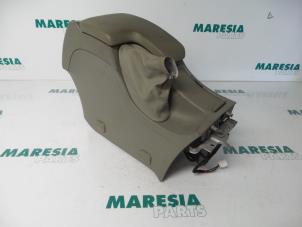 Used Armrest Alfa Romeo 159 (939AX) 1.9 JTDm 16V Price € 105,00 Margin scheme offered by Maresia Parts