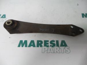 Used Rear lower wishbone, left Alfa Romeo 159 (939AX) 1.9 JTDm 16V Price € 50,00 Margin scheme offered by Maresia Parts