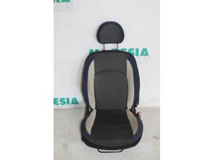 Used Seat, right Peugeot 206 SW (2E/K) 1.4 Price € 75,00 Margin scheme offered by Maresia Parts