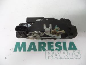 Used Rear door mechanism 4-door, right Fiat Stilo (192A/B) 1.4 16V Price € 40,00 Margin scheme offered by Maresia Parts