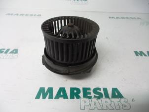 Usados Motor de ventilador de calefactor Citroen C2 (JM) 1.1 Precio € 25,00 Norma de margen ofrecido por Maresia Parts