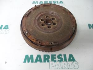 Used Flywheel Peugeot 407 SW (6E) 1.6 HDiF 16V Price € 157,50 Margin scheme offered by Maresia Parts