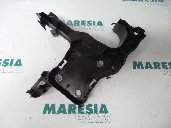 Begagnade Front Renault Megane II Grandtour (KM) 1.4 16V Pris € 20,00 Marginaltabell erbjuds av Maresia Parts