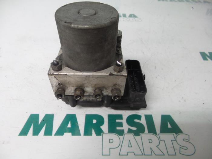 Usagé Pompe ABS Peugeot Expert (G9) 1.6 HDi 90 Prix € 145,19 Prix TTC proposé par Maresia Parts
