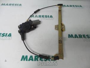 Used Window mechanism 2-door, front right Fiat Seicento (187) 1.1 S,SX,Sporting,Hobby,Young Price € 30,00 Margin scheme offered by Maresia Parts