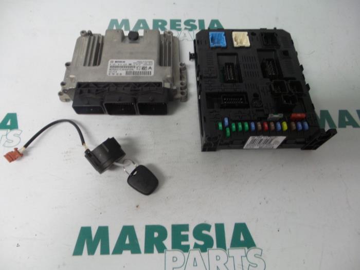 Used Engine management computer Peugeot Partner Tepee (7A/B/C/D/E/F/G/J/P/S) 1.6 HDi,Blue HDi 75 Price € 241,99 Inclusive VAT offered by Maresia Parts