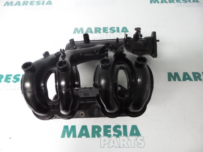 Gebrauchte Ansaugbrugge Renault Clio II (BB/CB) 1.2 Preis € 30,00 Margenregelung angeboten von Maresia Parts