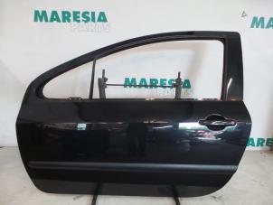 Gebrauchte Tür 2-türig links Peugeot 307 (3A/C/D) 1.6 16V Preis € 105,00 Margenregelung angeboten von Maresia Parts