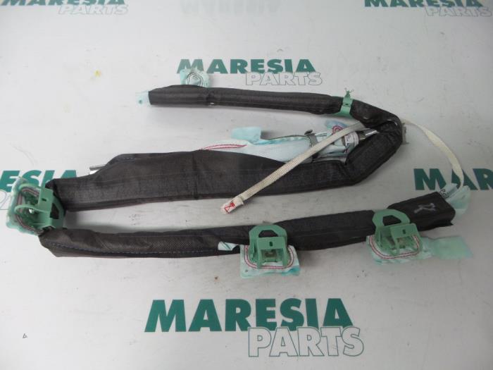 Używane Kurtyna prawa Alfa Romeo MiTo (955) 1.3 JTDm 16V Eco Cena € 40,00 Procedura marży oferowane przez Maresia Parts