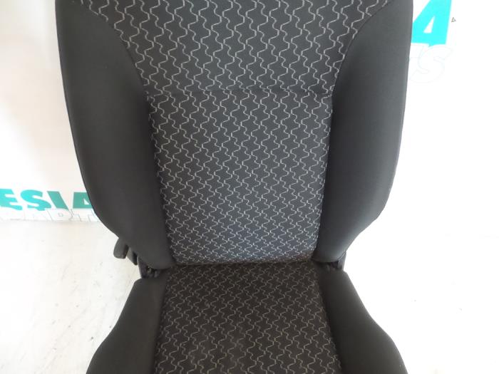 Seat, right from a Renault Kangoo Express (FW) 1.5 dCi 105 FAP 2008