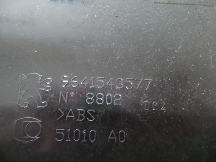 Spoiler van een Peugeot 206 SW (2E/K) 1.6 16V 2002