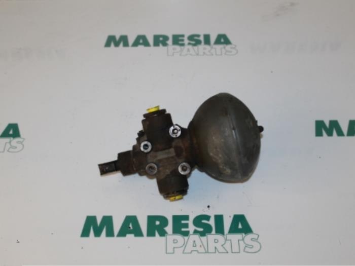 Begagnade Tryckackumulator Citroen C5 I Break (DE) 2.0 16V Pris € 105,00 Marginaltabell erbjuds av Maresia Parts
