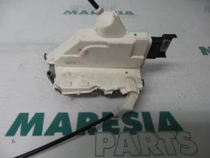 Used Front door lock mechanism 4-door, right Peugeot 308 SW (4E/H) 1.6 HDi 16V FAP Price € 30,00 Margin scheme offered by Maresia Parts