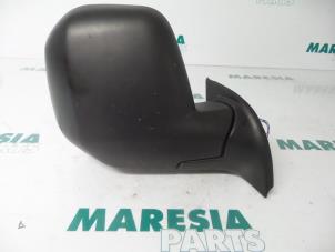 Used Wing mirror, right Peugeot Partner (GC/GF/GG/GJ/GK) 1.6 HDI 90 16V Price € 72,60 Inclusive VAT offered by Maresia Parts