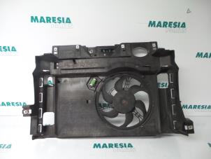 Używane Silnik wentylatora Fiat Stilo (192A/B) 1.6 16V Cena € 50,00 Procedura marży oferowane przez Maresia Parts
