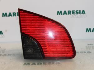 Gebrauchte Rücklicht links Peugeot 406 Break (8E/F) 2.0 HDi 110 Preis € 20,00 Margenregelung angeboten von Maresia Parts